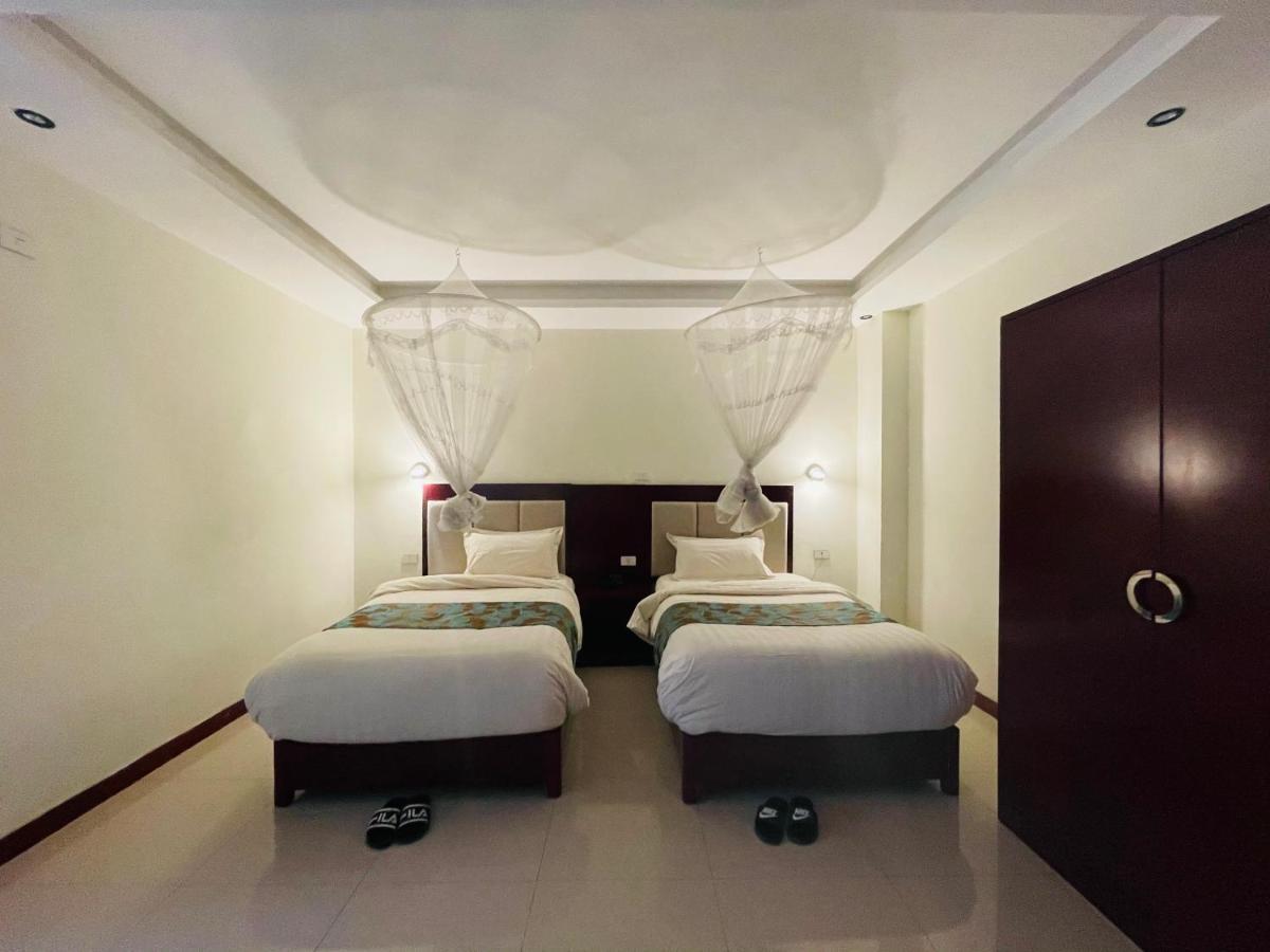Winn Hotel - Bahir Dar Bagian luar foto