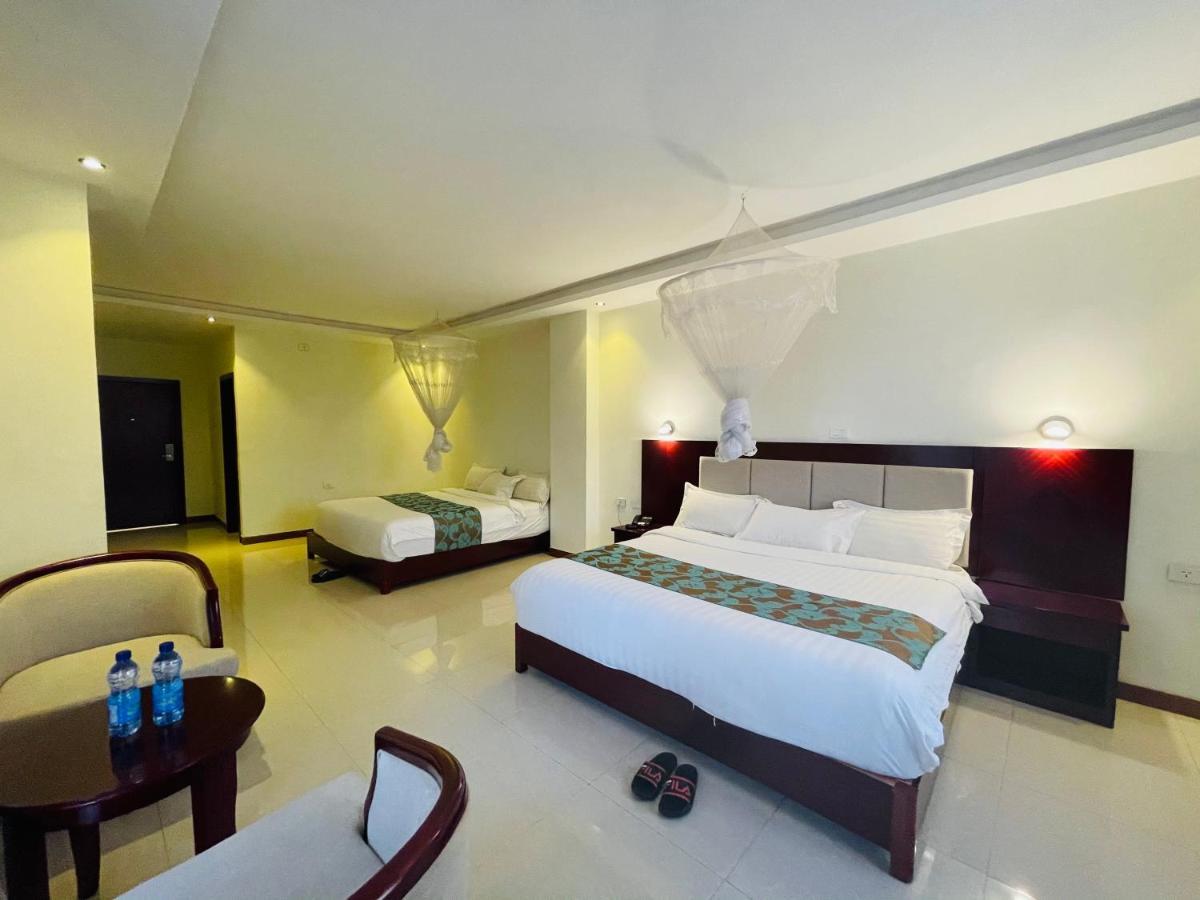 Winn Hotel - Bahir Dar Bagian luar foto