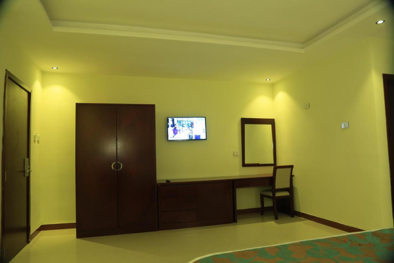 Winn Hotel - Bahir Dar Bagian luar foto