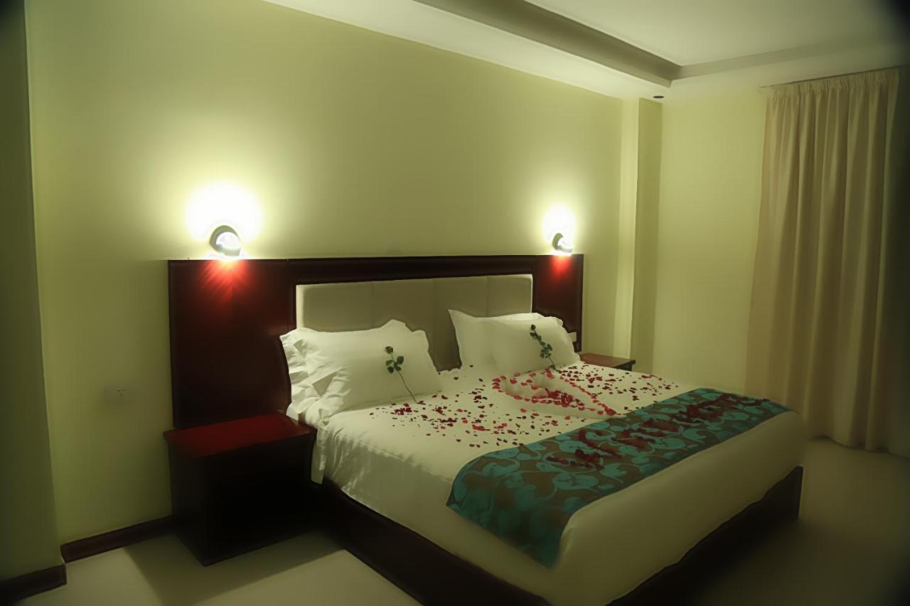 Winn Hotel - Bahir Dar Bagian luar foto