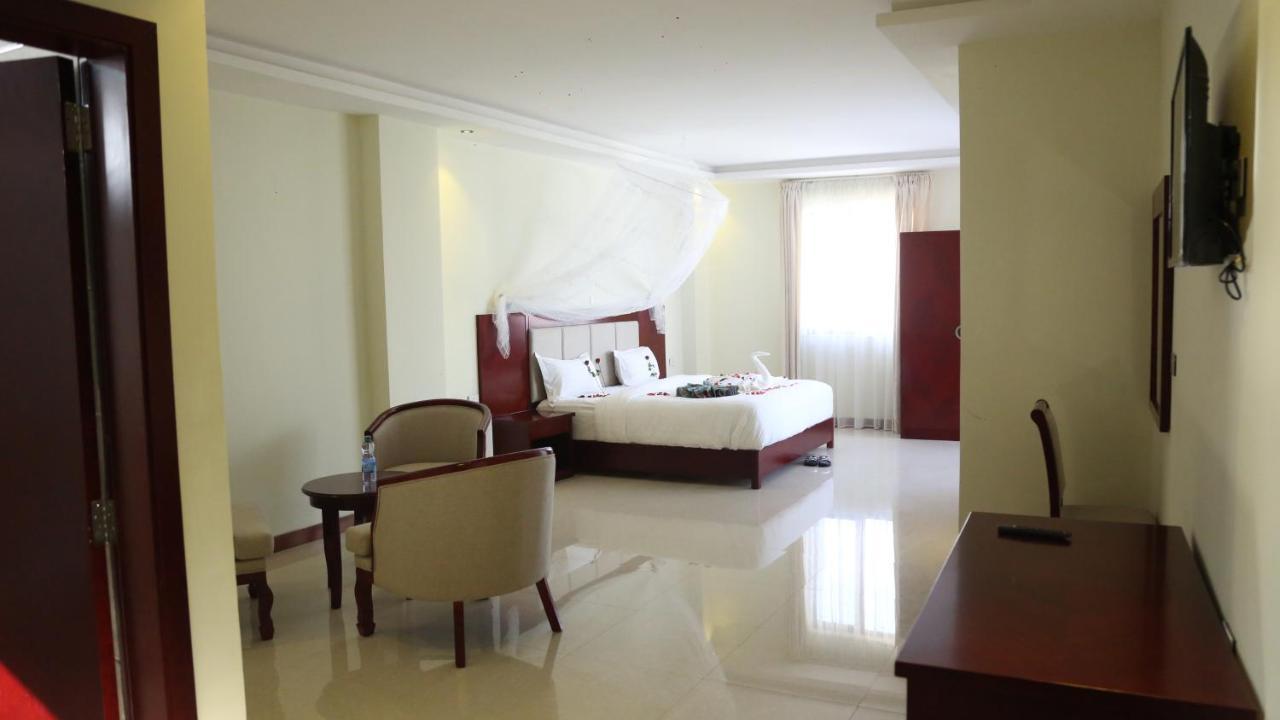Winn Hotel - Bahir Dar Bagian luar foto